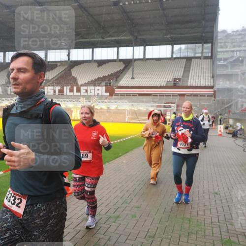 07.12.2025 - St. Pauli X-Mass-Run No. 15 Fabian Wolf http://msf.ph/oto/9364788 07.12.2025 10:08:51 Ziel 19, 390, 707, 786, 789, 947, 1002, 1031, 1176, 2521, 3212, 3332, 3335, 3484, 3671, 3904, 3907, 4232, 4234, 4451 meine-sportfotos.de