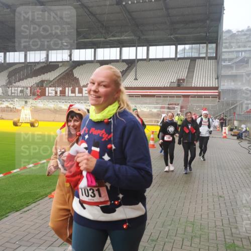 07.12.2025 - St. Pauli X-Mass-Run No. 15 Fabian Wolf http://msf.ph/oto/9364796 07.12.2025 10:08:53 Ziel 19, 390, 707, 786, 789, 947, 1002, 1031, 1176, 1570, 2126, 2521, 3212, 3300, 3332, 3335, 3484, 3671, 3891, 3904, 3907, 4232, 4234, 4451 meine-sportfotos.de