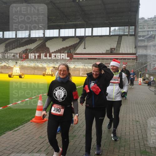 07.12.2025 - St. Pauli X-Mass-Run No. 15 Fabian Wolf http://msf.ph/oto/9364810 07.12.2025 10:08:56 Ziel 19, 390, 707, 786, 789, 947, 1002, 1031, 1176, 1570, 2126, 2521, 3212, 3300, 3332, 3335, 3484, 3671, 3891, 3904, 3907, 4066, 4067, 4068 meine-sportfotos.de