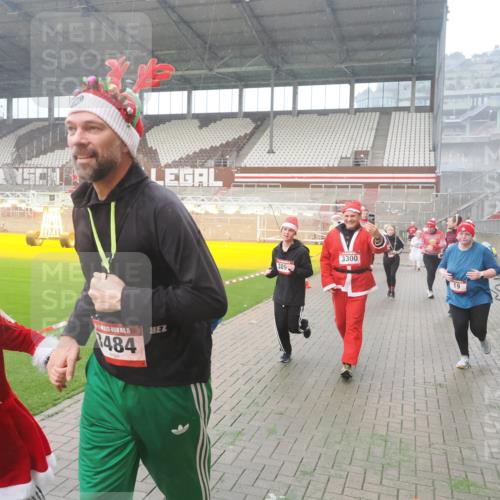 07.12.2025 - St. Pauli X-Mass-Run No. 15 Fabian Wolf http://msf.ph/oto/9364828 07.12.2025 10:09:00 Ziel 19, 390, 786, 789, 947, 1002, 1176, 1461, 1465, 1570, 1575, 1576, 2126, 2521, 3300, 3332, 3335, 3484, 3891, 3904, 3907, 4066, 4067, 4068 meine-sportfotos.de