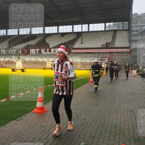 07.12.2025 - St. Pauli X-Mass-Run No. 15 Fabian Wolf http://msf.ph/oto/9364902 07.12.2025 10:09:25 Ziel 800, 881, 896, 899, 960, 1243, 1248, 1718, 3493, 3756 meine-sportfotos.de