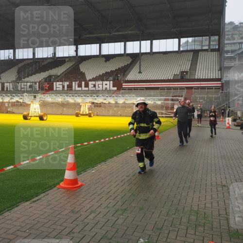 07.12.2025 - St. Pauli X-Mass-Run No. 15 Fabian Wolf http://msf.ph/oto/9364905 07.12.2025 10:09:26 Ziel 800, 881, 896, 899, 960, 1243, 1248, 1718, 3493, 3756 meine-sportfotos.de