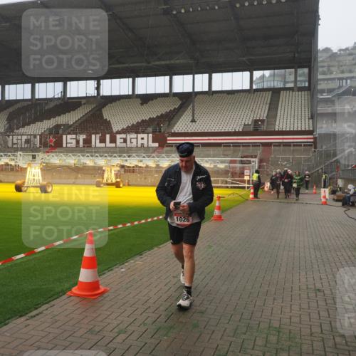 07.12.2025 - St. Pauli X-Mass-Run No. 15 Fabian Wolf http://msf.ph/oto/9364940 07.12.2025 10:09:50 Ziel 989, 1026, 1172, 1191, 1256, 1257, 1678 meine-sportfotos.de