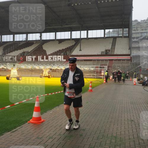 07.12.2025 - St. Pauli X-Mass-Run No. 15 Fabian Wolf http://msf.ph/oto/9364941 07.12.2025 10:09:50 Ziel 989, 1026, 1172, 1191, 1256, 1257, 1678 meine-sportfotos.de