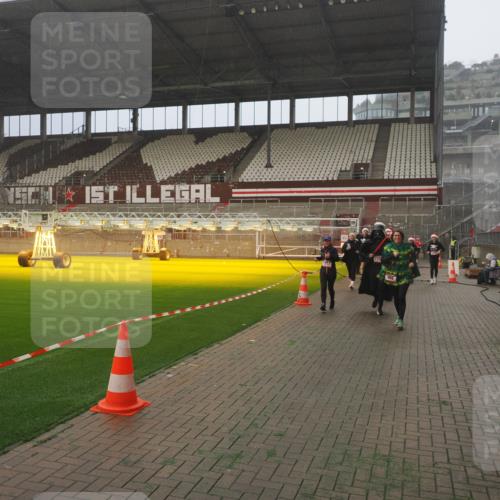 07.12.2025 - St. Pauli X-Mass-Run No. 15 Fabian Wolf http://msf.ph/oto/9364945 07.12.2025 10:09:56 Ziel 989, 1026, 1256, 1257, 1678, 2502, 2504, 2560, 3245, 3246, 3410, 3411 meine-sportfotos.de