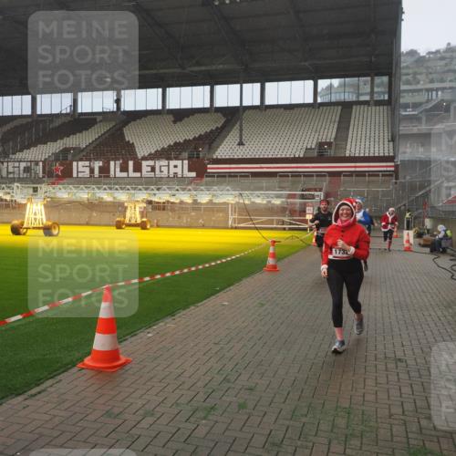 07.12.2025 - St. Pauli X-Mass-Run No. 15 Fabian Wolf http://msf.ph/oto/9364990 07.12.2025 10:10:11 Ziel 962, 1399, 1732, 2502, 2504, 2560, 3245, 3246, 3410, 3411, 4358, 4507 meine-sportfotos.de