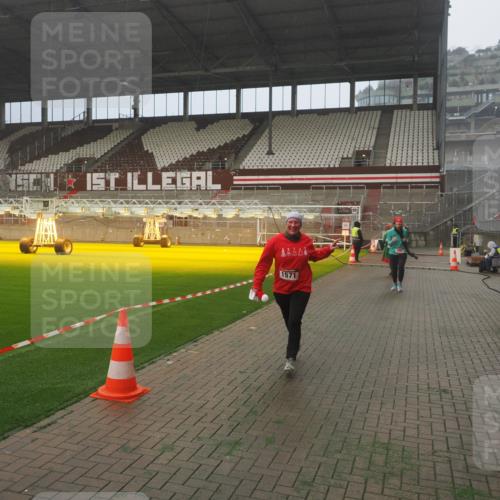 07.12.2025 - St. Pauli X-Mass-Run No. 15 Fabian Wolf http://msf.ph/oto/9365018 07.12.2025 10:10:30 Ziel 550, 964, 1571, 2083, 2087 meine-sportfotos.de