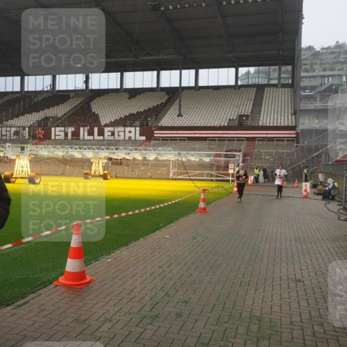 07.12.2025 - St. Pauli X-Mass-Run No. 15 Fabian Wolf http://msf.ph/oto/9365050 07.12.2025 10:10:42 Ziel 550, 964, 1571, 1768, 4885 meine-sportfotos.de