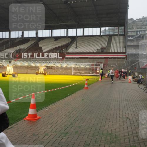 07.12.2025 - St. Pauli X-Mass-Run No. 15 Fabian Wolf http://msf.ph/oto/9365070 07.12.2025 10:10:50 Ziel 57, 979, 983, 1426, 1768, 2530, 4885 meine-sportfotos.de