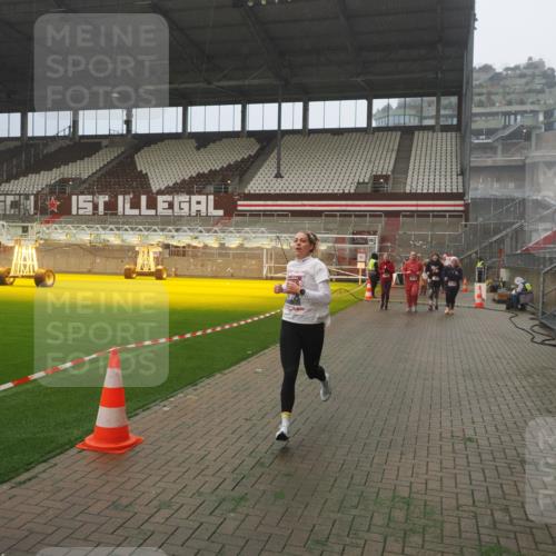 07.12.2025 - St. Pauli X-Mass-Run No. 15 Fabian Wolf http://msf.ph/oto/9365076 07.12.2025 10:10:53 Ziel 57, 979, 983, 1148, 1149, 1150, 1426, 1768, 2530, 4885 meine-sportfotos.de
