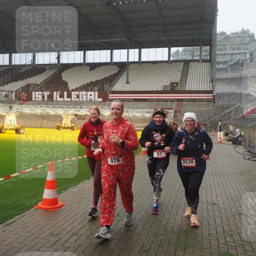 07.12.2025 - St. Pauli X-Mass-Run No. 15 Fabian Wolf http://msf.ph/oto/9365095 07.12.2025 10:11:00 Ziel 57, 979, 983, 1148, 1149, 1150, 1426, 1929, 1935, 2530 meine-sportfotos.de
