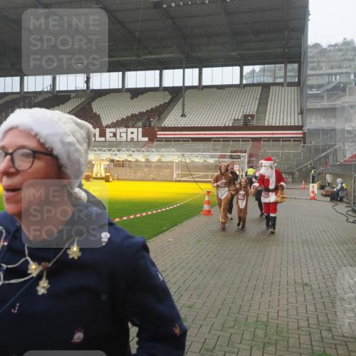 07.12.2025 - St. Pauli X-Mass-Run No. 15 Fabian Wolf http://msf.ph/oto/9365103 07.12.2025 10:11:01 Ziel 57, 979, 983, 1148, 1149, 1150, 1426, 1929, 1935, 2530 meine-sportfotos.de