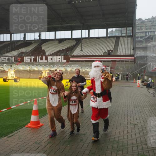 07.12.2025 - St. Pauli X-Mass-Run No. 15 Fabian Wolf http://msf.ph/oto/9365115 07.12.2025 10:11:04 Ziel 57, 979, 983, 1148, 1149, 1150, 1426, 1929, 1935, 2530 meine-sportfotos.de