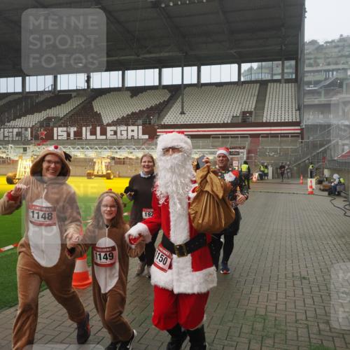 07.12.2025 - St. Pauli X-Mass-Run No. 15 Fabian Wolf http://msf.ph/oto/9365118 07.12.2025 10:11:05 Ziel 57, 979, 983, 1148, 1149, 1150, 1426, 1929, 1935, 2530 meine-sportfotos.de