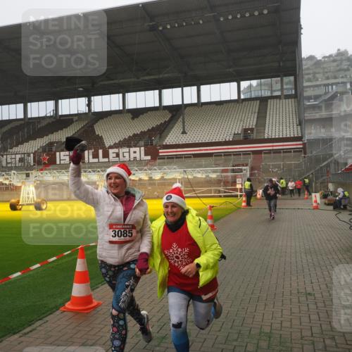 07.12.2025 - St. Pauli X-Mass-Run No. 15 Fabian Wolf http://msf.ph/oto/9365190 07.12.2025 10:11:39 Ziel 670, 2909, 3085, 3909, 4662 meine-sportfotos.de