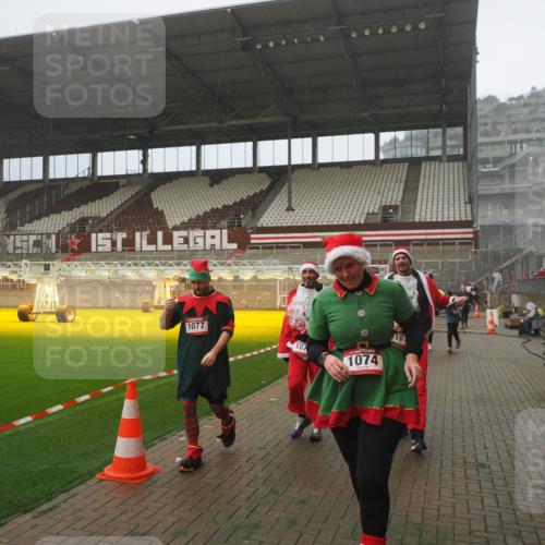 07.12.2025 - St. Pauli X-Mass-Run No. 15 Fabian Wolf http://msf.ph/oto/9365310 07.12.2025 10:12:30 Ziel 1070, 1072, 1074, 1077, 2758, 2760, 2770, 3585 meine-sportfotos.de