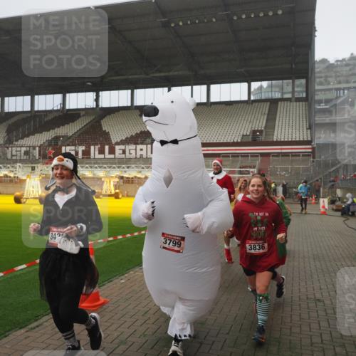 07.12.2025 - St. Pauli X-Mass-Run No. 15 Fabian Wolf http://msf.ph/oto/9365344 07.12.2025 10:12:46 Ziel 9, 18, 938, 2770, 3040, 3428, 3514, 3551, 3557, 3585, 3799, 3834, 3836 meine-sportfotos.de