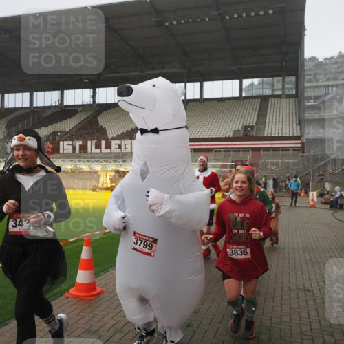 07.12.2025 - St. Pauli X-Mass-Run No. 15 Fabian Wolf http://msf.ph/oto/9365345 07.12.2025 10:12:46 Ziel 9, 18, 938, 2770, 3040, 3428, 3514, 3551, 3557, 3585, 3799, 3834, 3836 meine-sportfotos.de