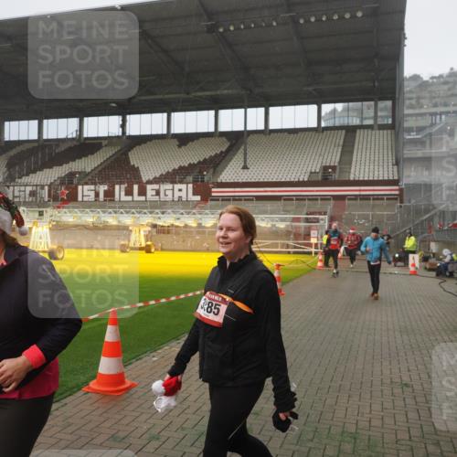 07.12.2025 - St. Pauli X-Mass-Run No. 15 Fabian Wolf http://msf.ph/oto/9365361 07.12.2025 10:12:51 Ziel 9, 18, 80, 938, 2687, 3040, 3428, 3514, 3551, 3557, 3799, 3834, 3836, 4487 meine-sportfotos.de