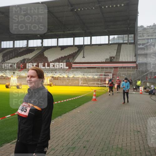 07.12.2025 - St. Pauli X-Mass-Run No. 15 Fabian Wolf http://msf.ph/oto/9365364 07.12.2025 10:12:52 Ziel 9, 18, 80, 938, 2687, 3040, 3428, 3514, 3551, 3557, 3799, 3834, 3836, 4487 meine-sportfotos.de