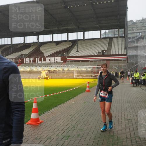 07.12.2025 - St. Pauli X-Mass-Run No. 15 Fabian Wolf http://msf.ph/oto/9365530 07.12.2025 10:14:22 Ziel 174, 352, 1158, 3243, 4489, 4545 meine-sportfotos.de