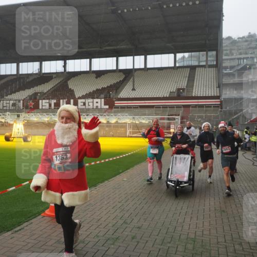 07.12.2025 - St. Pauli X-Mass-Run No. 15 Fabian Wolf http://msf.ph/oto/9365628 07.12.2025 10:15:01 Ziel 762, 1363, 1867, 1869, 1873, 2883, 2891, 3741, 4001, 4004 meine-sportfotos.de