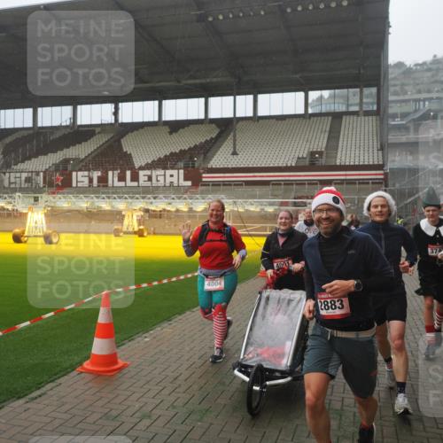 07.12.2025 - St. Pauli X-Mass-Run No. 15 Fabian Wolf http://msf.ph/oto/9365633 07.12.2025 10:15:03 Ziel 308, 762, 1363, 1867, 1869, 1873, 2883, 2891, 3741, 4001, 4004 meine-sportfotos.de