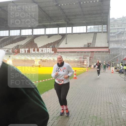 07.12.2025 - St. Pauli X-Mass-Run No. 15 Fabian Wolf http://msf.ph/oto/9365647 07.12.2025 10:15:05 Ziel 308, 762, 1363, 1867, 1869, 1873, 2666, 2667, 2668, 2883, 2891, 3741, 4001, 4004 meine-sportfotos.de