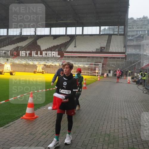 07.12.2025 - St. Pauli X-Mass-Run No. 15 Fabian Wolf http://msf.ph/oto/9365703 07.12.2025 10:15:29 Ziel 431, 436, 438, 1180, 1183, 1885, 3053, 3103, 4494, 4536 meine-sportfotos.de
