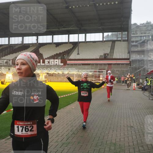 07.12.2025 - St. Pauli X-Mass-Run No. 15 Fabian Wolf http://msf.ph/oto/9365863 07.12.2025 10:17:04 Ziel 1620, 1762, 1989, 1997, 2694, 3229, 3987, 4356, 4359 meine-sportfotos.de