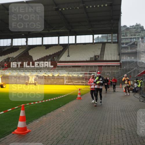 07.12.2025 - St. Pauli X-Mass-Run No. 15 Fabian Wolf http://msf.ph/oto/9365876 07.12.2025 10:17:14 Ziel 257, 268, 1762, 3229, 3522, 3874, 3987, 4114, 4764 meine-sportfotos.de