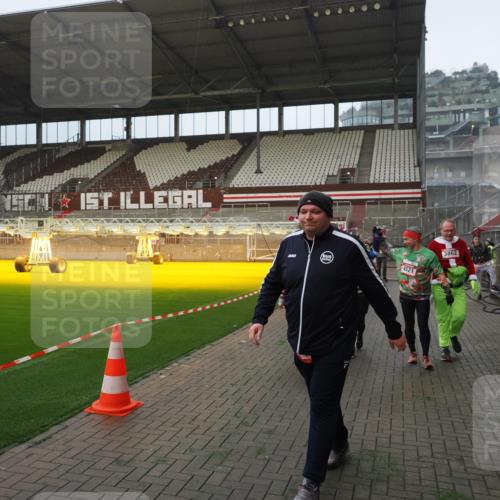 07.12.2025 - St. Pauli X-Mass-Run No. 15 Fabian Wolf http://msf.ph/oto/9366089 07.12.2025 10:18:46 Ziel 243, 721, 1034, 1607, 1671, 2152, 2631, 2925, 3862, 4521, 4522, 4524, 4547 meine-sportfotos.de
