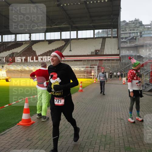 07.12.2025 - St. Pauli X-Mass-Run No. 15 Fabian Wolf http://msf.ph/oto/9366116 07.12.2025 10:18:52 Ziel 721, 1034, 2152, 2925, 3862, 4521, 4522, 4524, 4547 meine-sportfotos.de