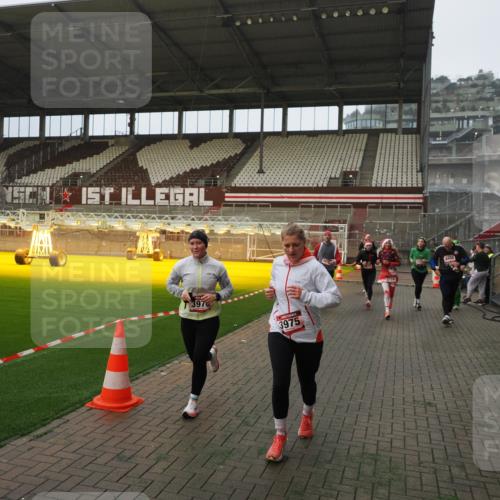 07.12.2025 - St. Pauli X-Mass-Run No. 15 Fabian Wolf http://msf.ph/oto/9366133 07.12.2025 10:19:03 Ziel 2152, 3455, 3724, 3975, 3976, 4330, 4331, 4436, 4437, 4438, 4473, 4475, 4498 meine-sportfotos.de