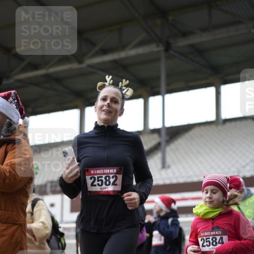 07.12.2025 - St. Pauli X-Mass-Run No. 15 Patografie http://msf.ph/oto/9366182 07.12.2025 10:50:21 Ziel 2250, 2460, 2582, 2583, 2584, 3287, 3291, 4075, 4110, 4111, 4756, 4757, 4759 meine-sportfotos.de