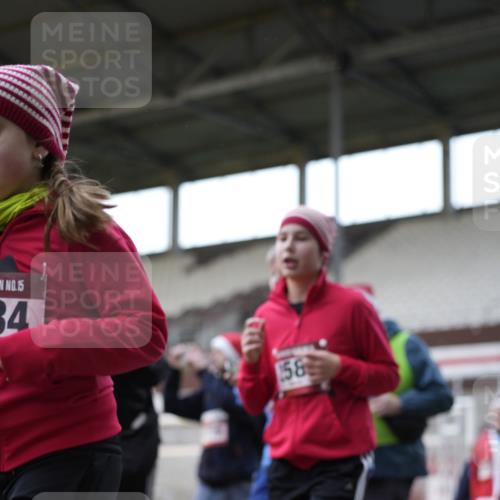 07.12.2025 - St. Pauli X-Mass-Run No. 15 Patografie http://msf.ph/oto/9366187 07.12.2025 10:50:22 Ziel 2250, 2460, 2582, 2583, 2584, 3287, 3291, 4075, 4110, 4111, 4756, 4757, 4759 meine-sportfotos.de