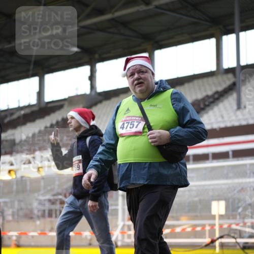 07.12.2025 - St. Pauli X-Mass-Run No. 15 Patografie http://msf.ph/oto/9366189 07.12.2025 10:50:23 Ziel 2250, 2460, 2582, 2583, 2584, 3287, 3291, 4075, 4110, 4111, 4756, 4757, 4759 meine-sportfotos.de