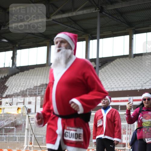 07.12.2025 - St. Pauli X-Mass-Run No. 15 Patografie http://msf.ph/oto/9366193 07.12.2025 10:50:25 Ziel 2250, 2460, 2582, 2583, 2584, 3287, 3291, 3368, 4075, 4110, 4111, 4756, 4757, 4759 meine-sportfotos.de