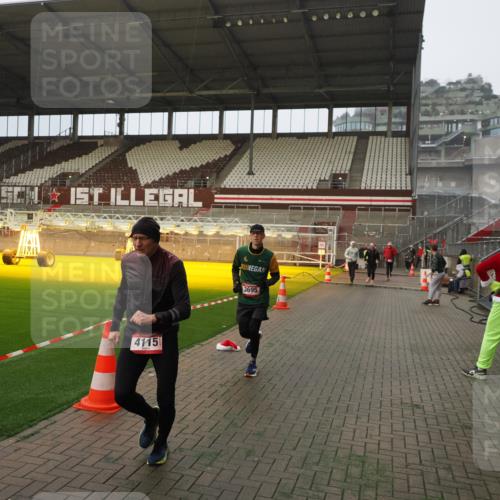 07.12.2025 - St. Pauli X-Mass-Run No. 15 Fabian Wolf http://msf.ph/oto/9366201 07.12.2025 10:19:23 Ziel 3011, 3013, 3695, 4038, 4115, 4466 meine-sportfotos.de