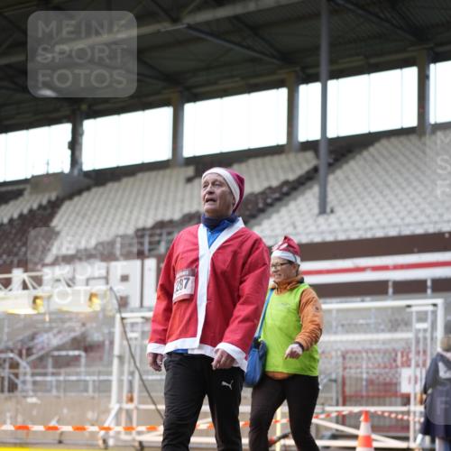 07.12.2025 - St. Pauli X-Mass-Run No. 15 Patografie http://msf.ph/oto/9366202 07.12.2025 10:50:27 Ziel 2250, 2460, 2582, 2583, 2584, 3287, 3291, 3368, 4075, 4110, 4111, 4756, 4757, 4759 meine-sportfotos.de