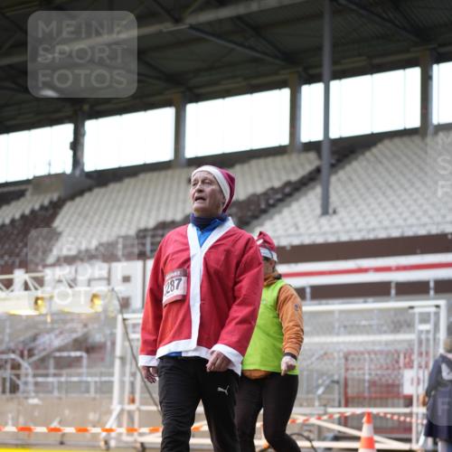 07.12.2025 - St. Pauli X-Mass-Run No. 15 Patografie http://msf.ph/oto/9366204 07.12.2025 10:50:28 Ziel 1726, 1729, 2250, 2460, 2582, 2583, 2584, 3287, 3291, 3368, 4075, 4110, 4111, 4756, 4757, 4759 meine-sportfotos.de