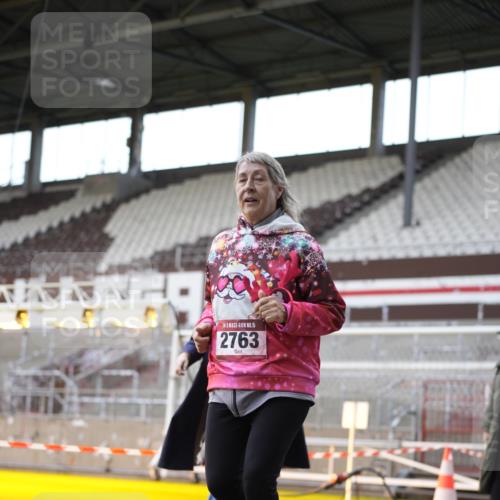 07.12.2025 - St. Pauli X-Mass-Run No. 15 Patografie http://msf.ph/oto/9366222 07.12.2025 10:50:41 Ziel 381, 564, 1726, 1729, 1730, 2763, 3368, 4535, 4537, 4760, 4881 meine-sportfotos.de