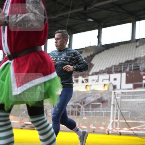 07.12.2025 - St. Pauli X-Mass-Run No. 15 Patografie http://msf.ph/oto/9366259 07.12.2025 10:50:53 Ziel 249, 381, 564, 769, 1691, 2737, 2738, 2763, 4535, 4537, 4760, 4881 meine-sportfotos.de