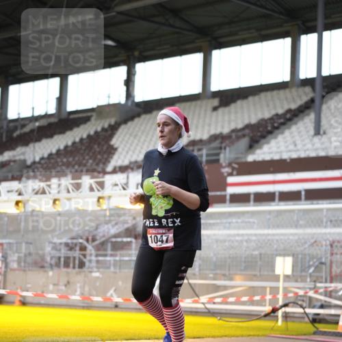 07.12.2025 - St. Pauli X-Mass-Run No. 15 Patografie http://msf.ph/oto/9366290 07.12.2025 10:51:29 Ziel 275, 1047, 2103, 2105, 2327, 2332, 2642, 2643, 2674, 2959, 4862 meine-sportfotos.de