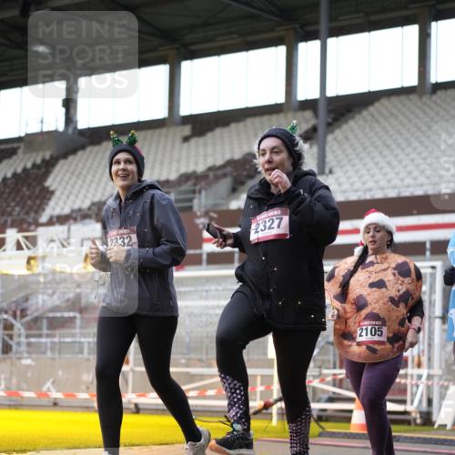 07.12.2025 - St. Pauli X-Mass-Run No. 15 Patografie http://msf.ph/oto/9366294 07.12.2025 10:51:31 Ziel 275, 1047, 2103, 2105, 2327, 2332, 2553, 2642, 2643, 2674, 2959, 4862 meine-sportfotos.de