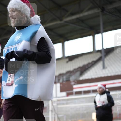 07.12.2025 - St. Pauli X-Mass-Run No. 15 Patografie http://msf.ph/oto/9366303 07.12.2025 10:51:33 Ziel 275, 1047, 2103, 2105, 2327, 2332, 2553, 2642, 2643, 2674, 2959, 4862 meine-sportfotos.de