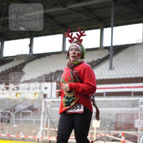 07.12.2025 - St. Pauli X-Mass-Run No. 15 Patografie http://msf.ph/oto/9366311 07.12.2025 10:51:36 Ziel 275, 1047, 2103, 2105, 2327, 2332, 2553, 2642, 2643, 2674, 2959, 4862 meine-sportfotos.de
