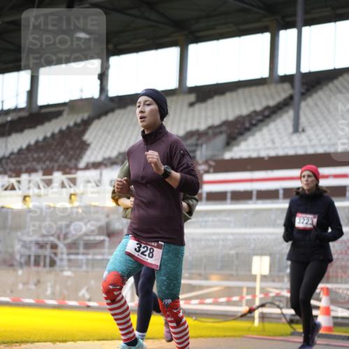 07.12.2025 - St. Pauli X-Mass-Run No. 15 Patografie http://msf.ph/oto/9366317 07.12.2025 10:51:42 Ziel 275, 328, 1047, 1964, 1984, 2103, 2105, 2327, 2332, 2553, 2593, 2607, 2836, 2837, 3223, 3228, 4862 meine-sportfotos.de