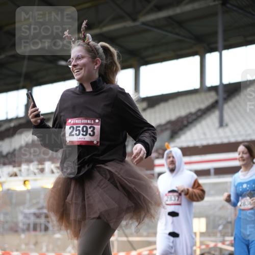 07.12.2025 - St. Pauli X-Mass-Run No. 15 Patografie http://msf.ph/oto/9366332 07.12.2025 10:51:46 Ziel 275, 328, 1964, 1982, 1984, 2103, 2105, 2165, 2327, 2332, 2553, 2593, 2607, 2836, 2837, 3223, 3228, 4862 meine-sportfotos.de