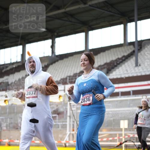 07.12.2025 - St. Pauli X-Mass-Run No. 15 Patografie http://msf.ph/oto/9366334 07.12.2025 10:51:47 Ziel 275, 328, 1964, 1982, 1984, 2165, 2553, 2593, 2607, 2836, 2837, 3223, 3228, 4550, 4862 meine-sportfotos.de